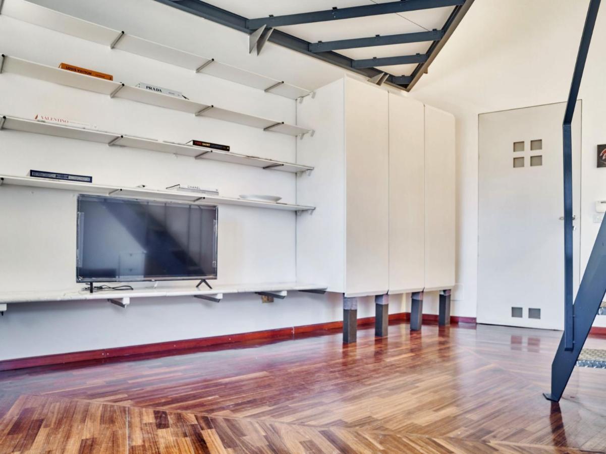 Splendid Apartment In The Historic Center Milan Bagian luar foto