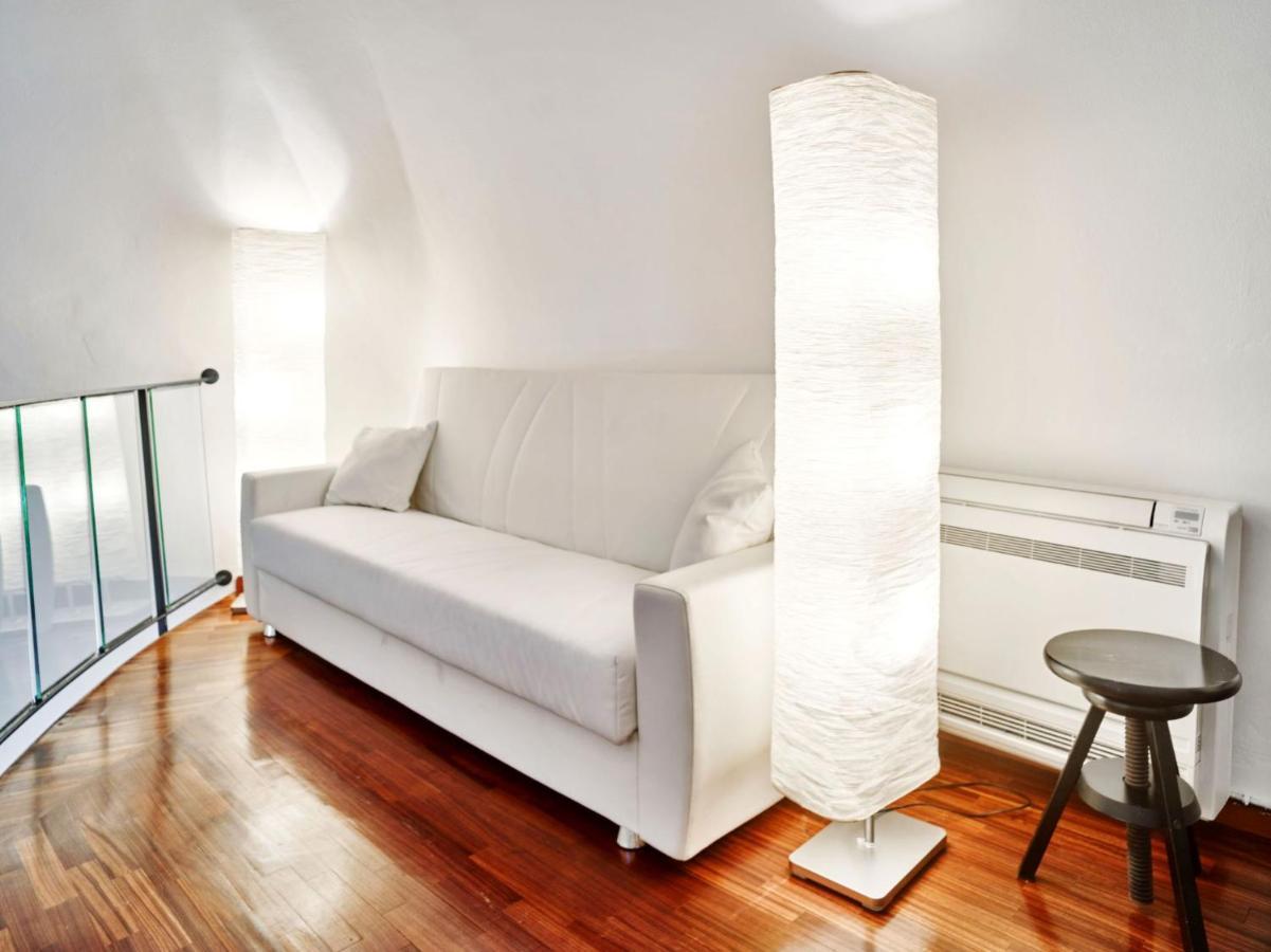 Splendid Apartment In The Historic Center Milan Bagian luar foto