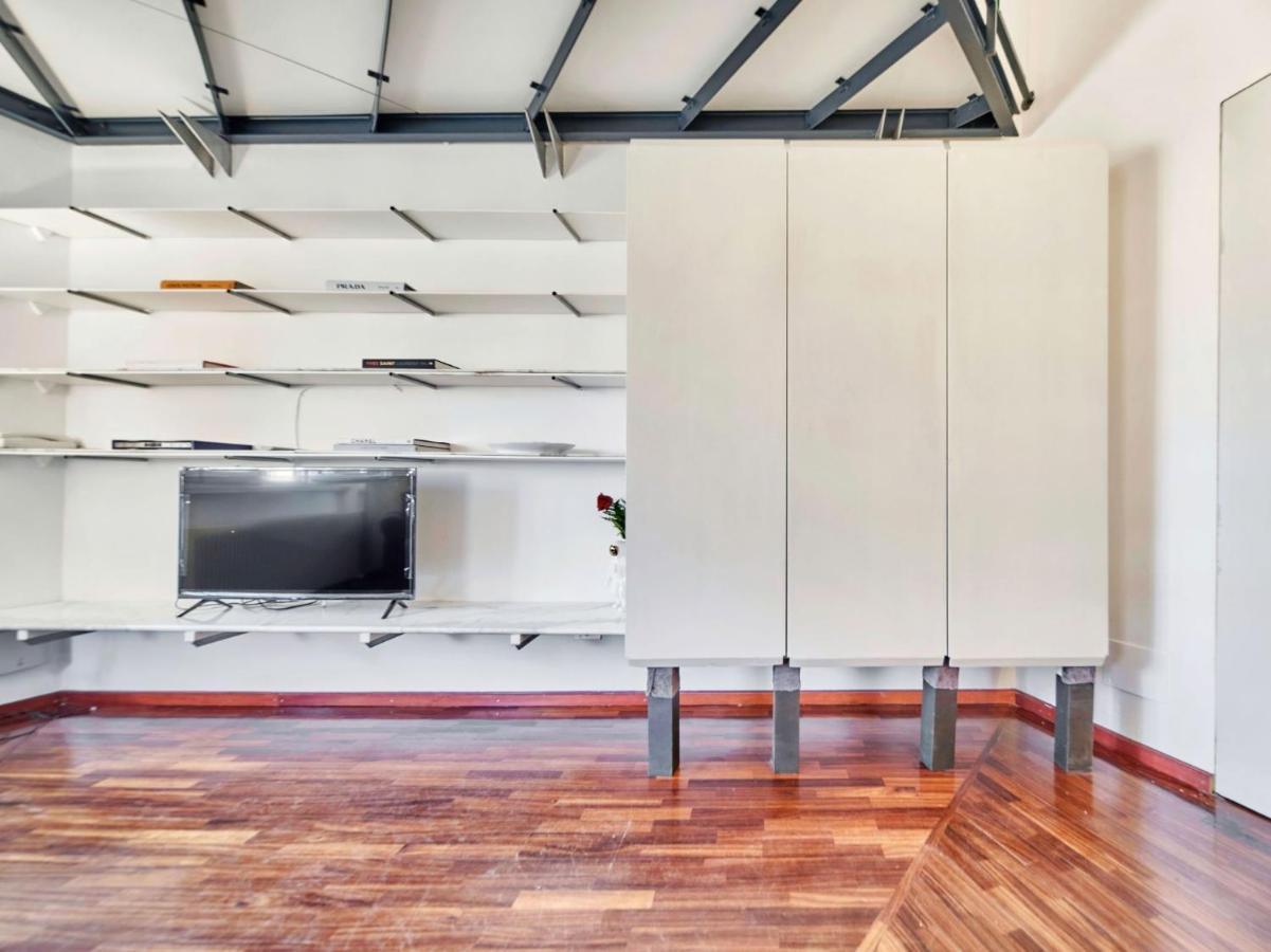 Splendid Apartment In The Historic Center Milan Bagian luar foto