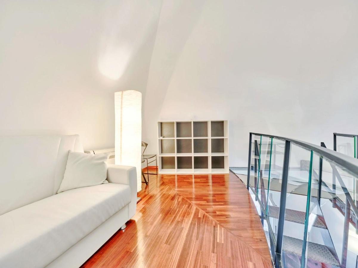 Splendid Apartment In The Historic Center Milan Bagian luar foto